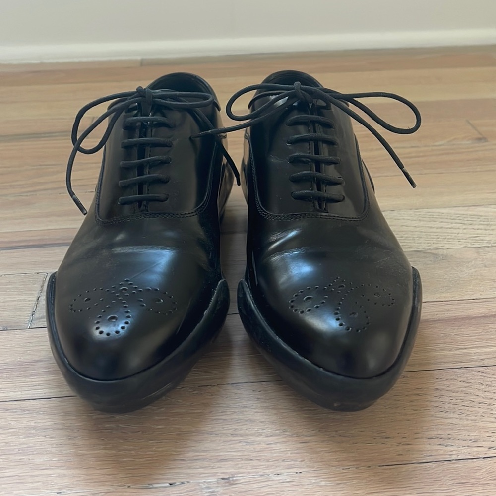 Black leather PRADA brogues. Like new! Size 7.
